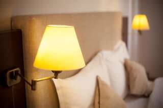 Отель Hotel Yesterday Бухарест Представительский двухместный номер с 1 кроватью-10